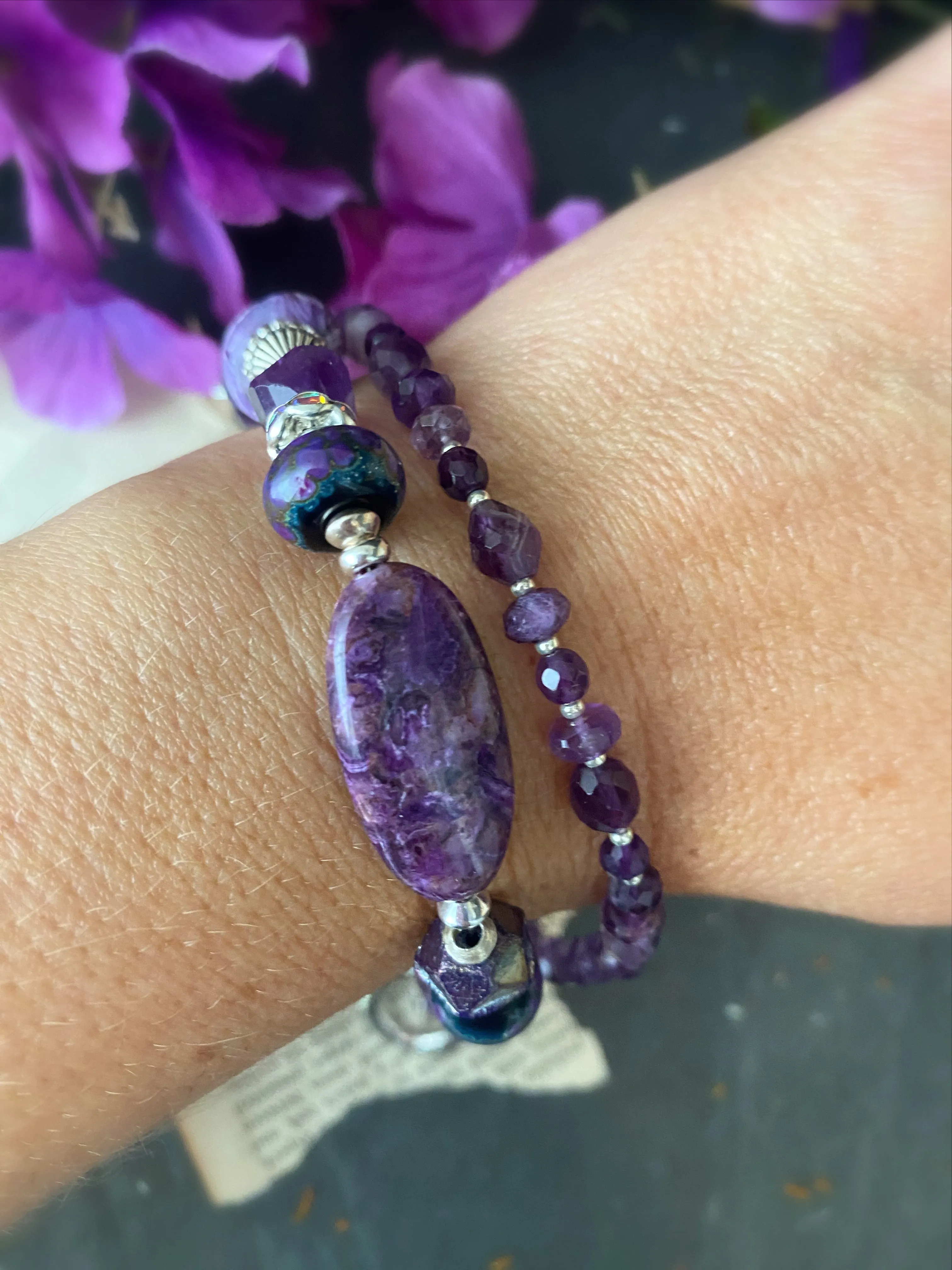 Amethyst gemstone, charoite stone, lampwork glass, silver metal, bracelet.