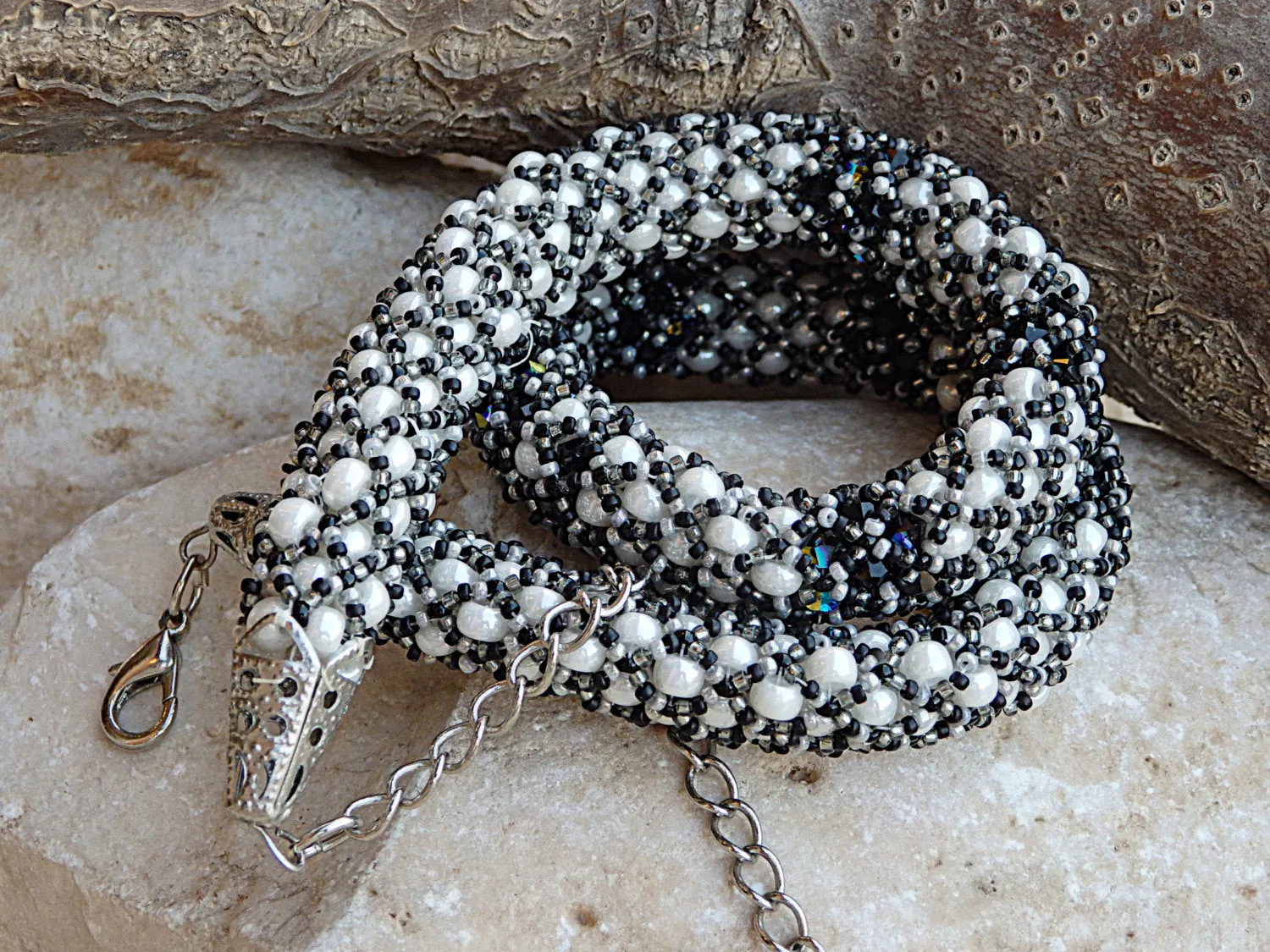 Black and white necklace