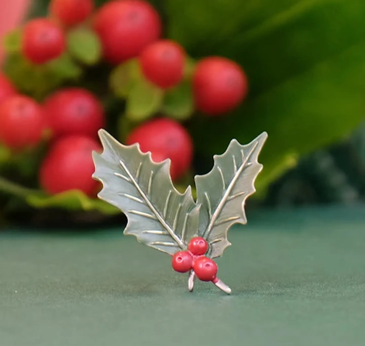 Brooch: Holly