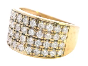 Radiant Heirloom: 52-Diamond Cast Yellow Gold Ring - Timeless Elegance