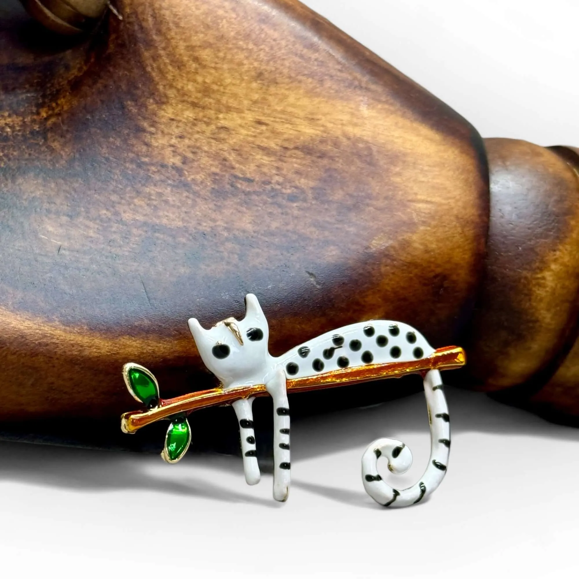 Recumbent Cat White Enamel Fashion Jewellery Brooch