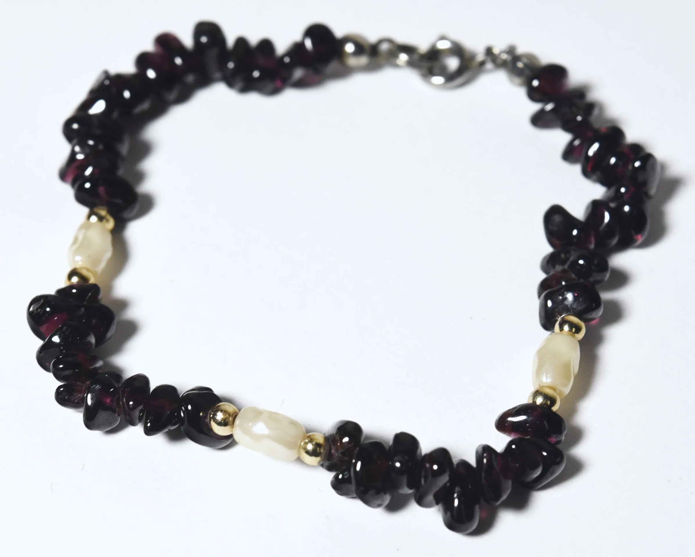 Red Garnet and Freshwater Pearl Beaded Bracelet