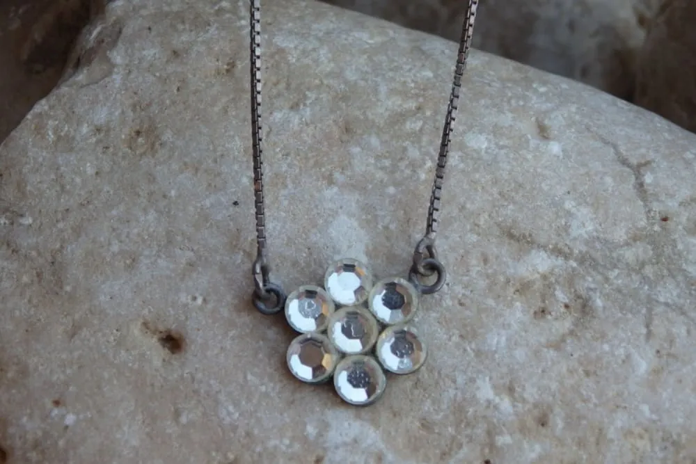 Silver pendant necklace