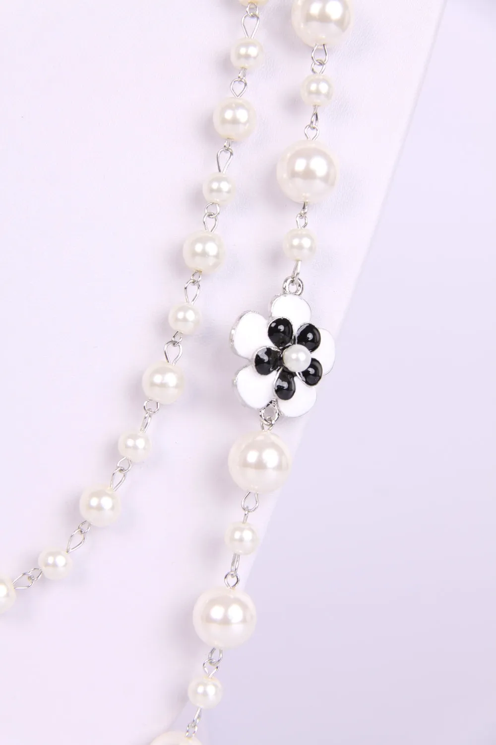 Trendy women's Pearl with Flower and Digit 5