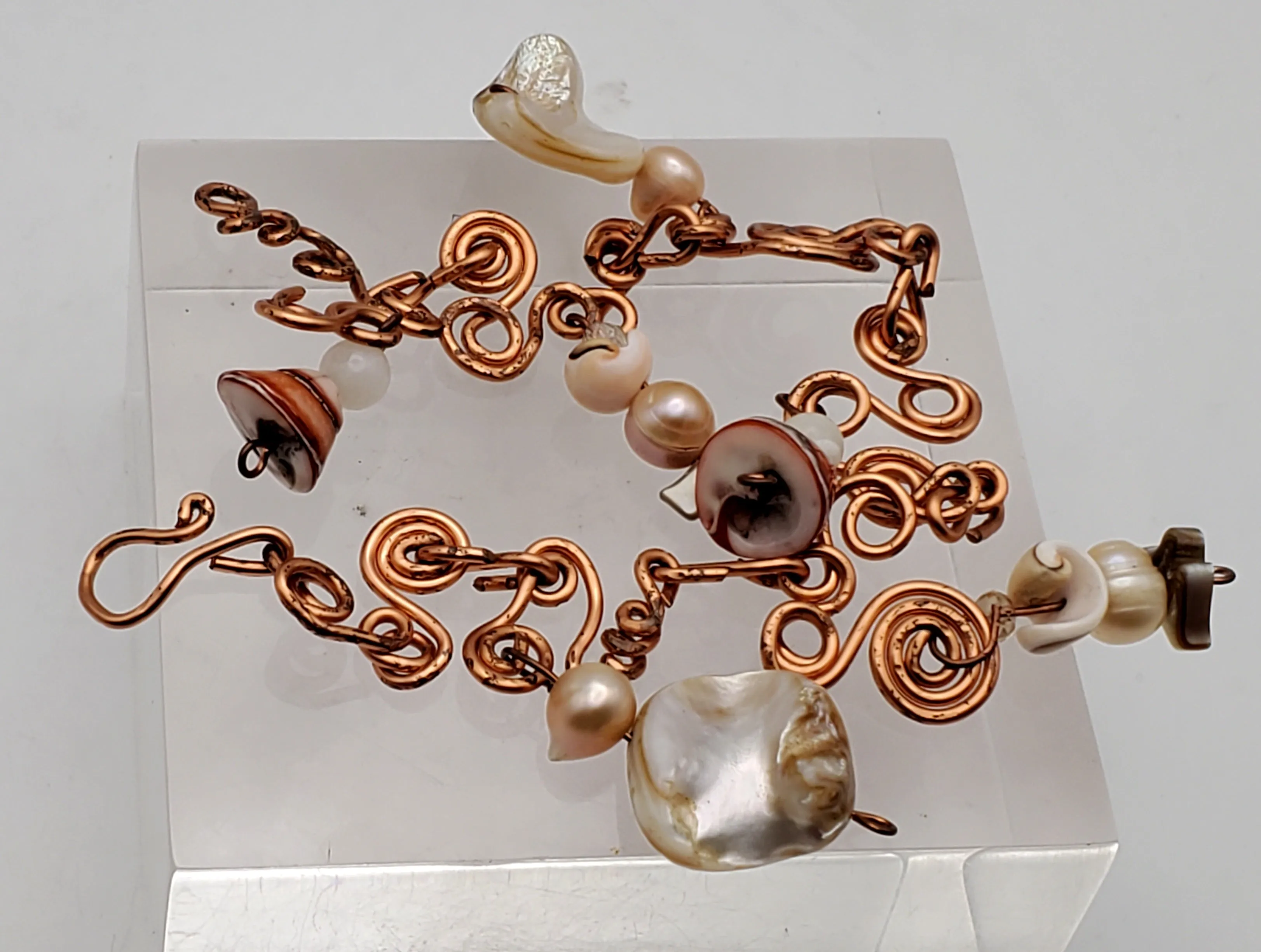 Vintage Bent Wire Copper Shell and Pearl Bracelet - 7.5"