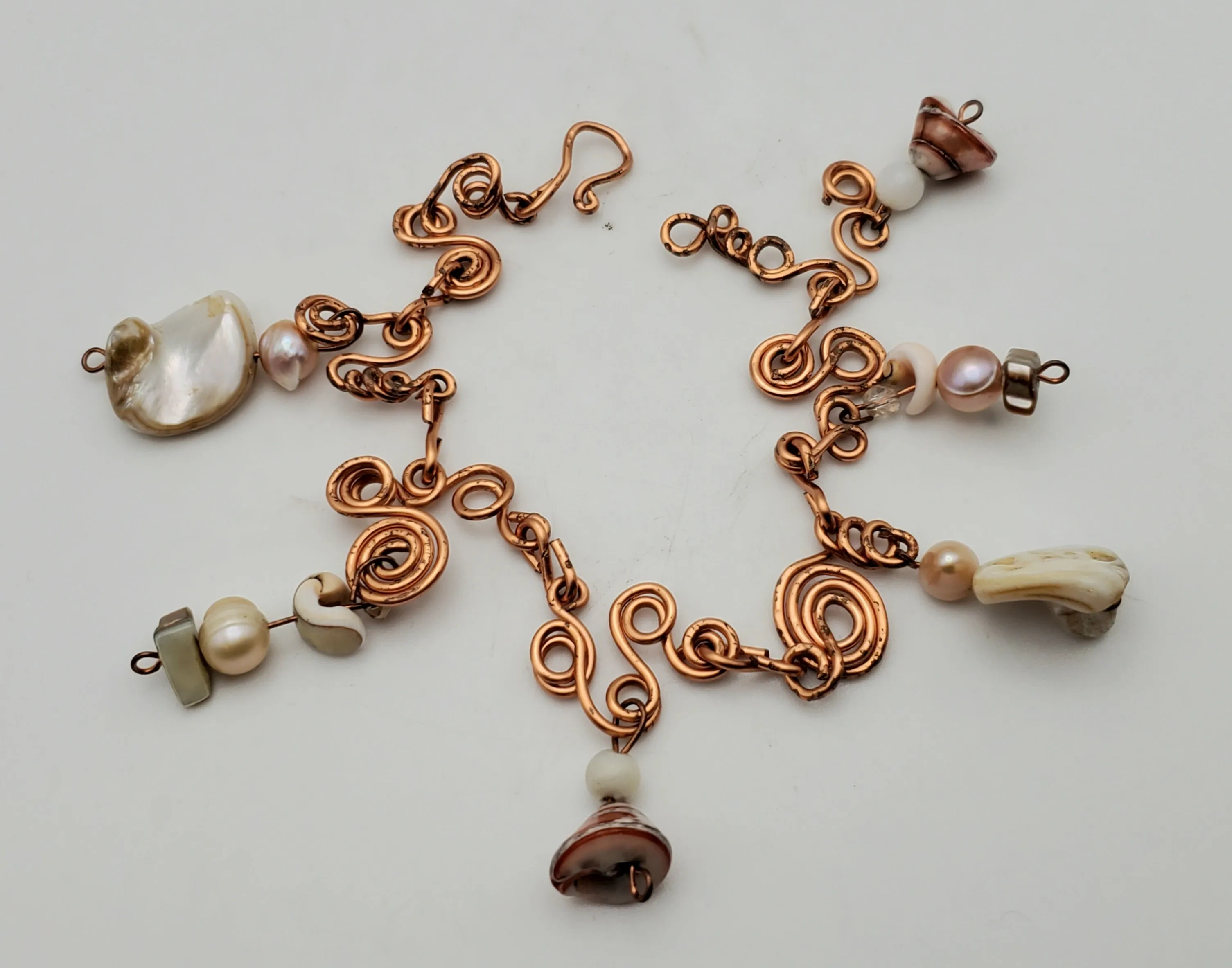 Vintage Bent Wire Copper Shell and Pearl Bracelet - 7.5"