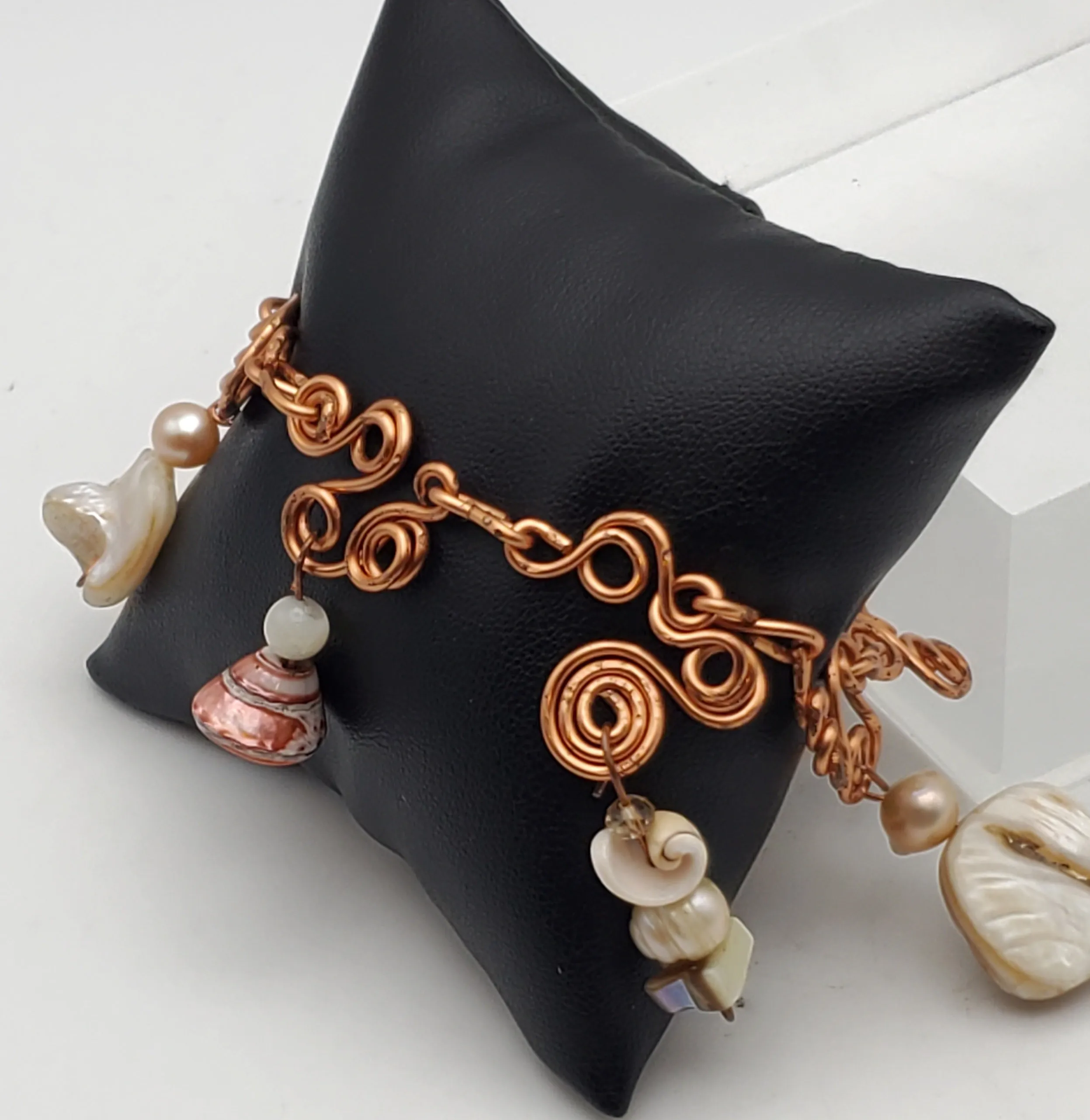 Vintage Bent Wire Copper Shell and Pearl Bracelet - 7.5"