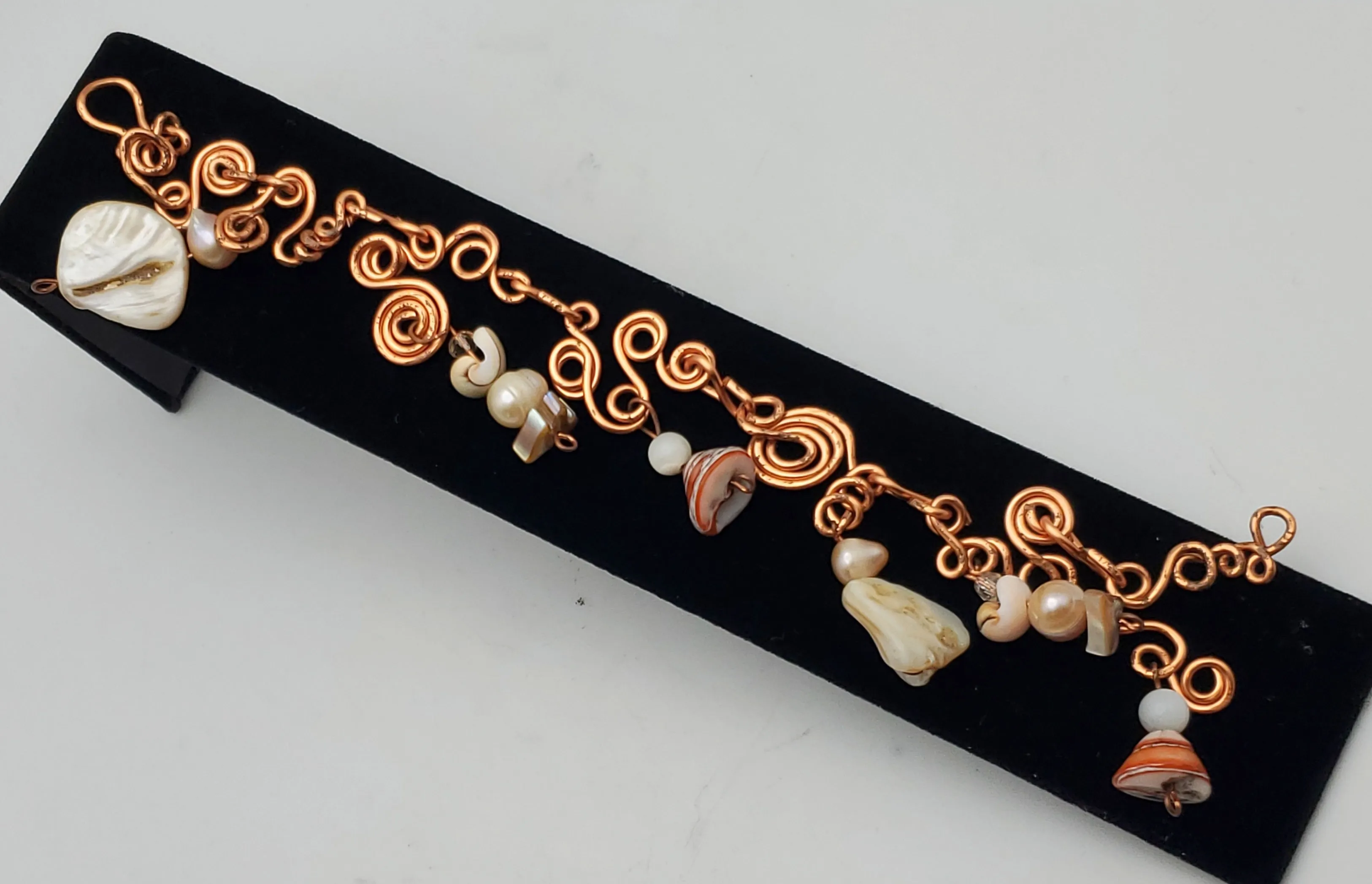 Vintage Bent Wire Copper Shell and Pearl Bracelet - 7.5"